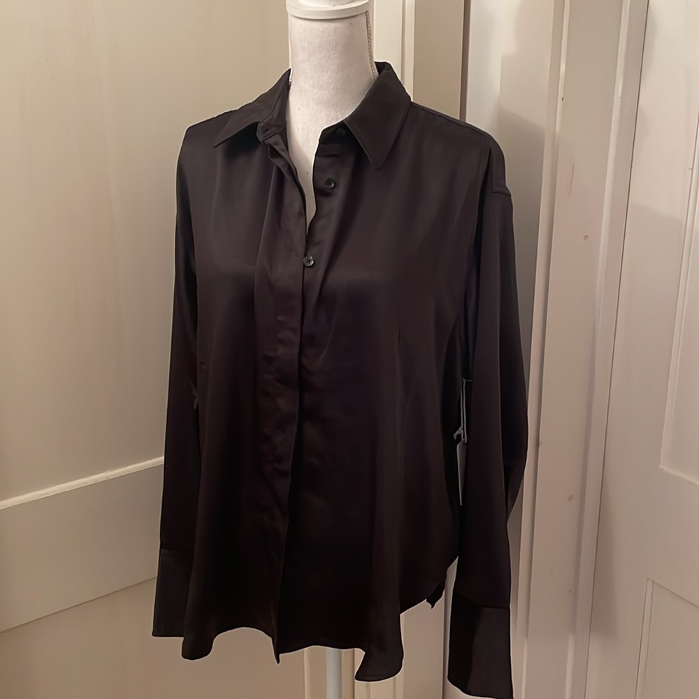 ⭐️New⭐️Good American Satin Blouse